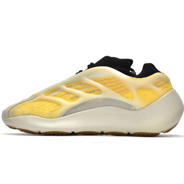 adidas Yeezy 700 V3 Mono Safflower HP5425