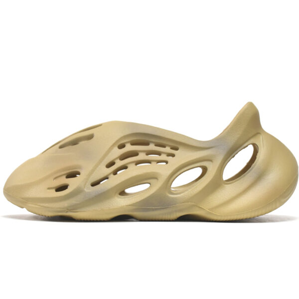 adidas Yeezy Foam Runner Desert Sand GV6843