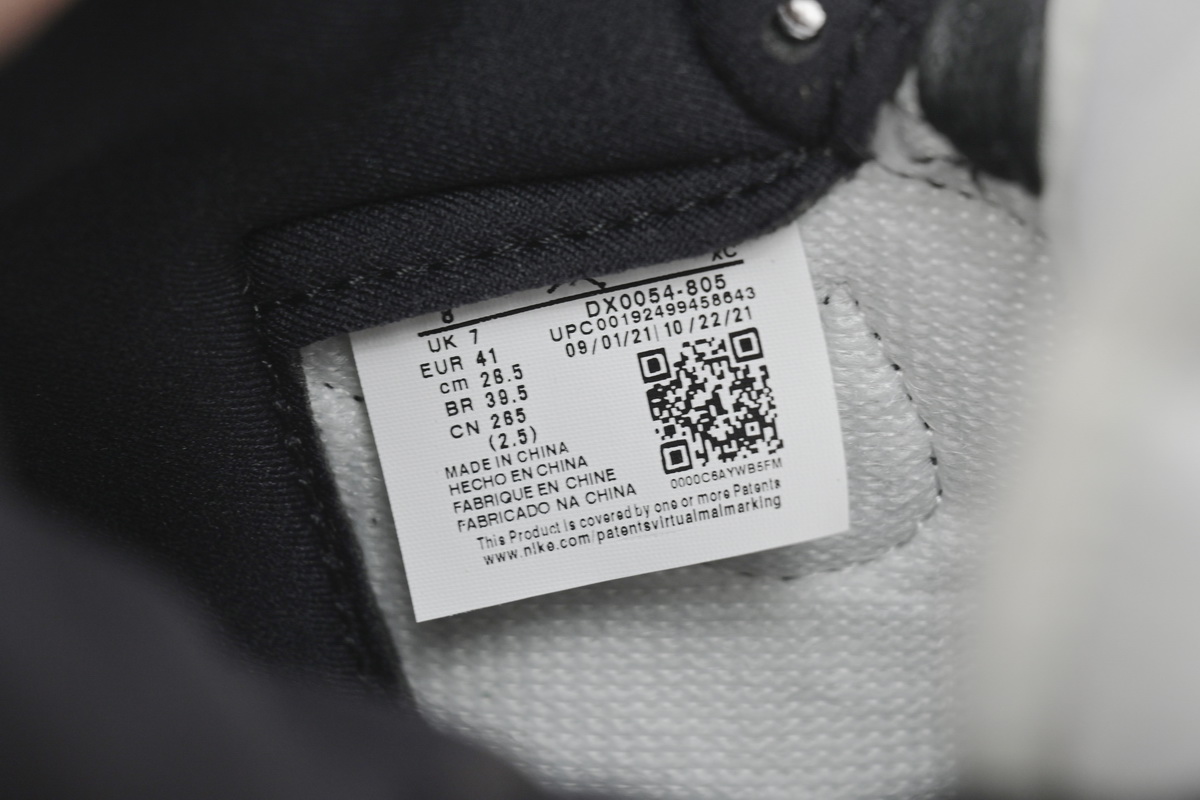 Air  Jordan 1 Retro High OG Skyline DX0054-805 - Image 8