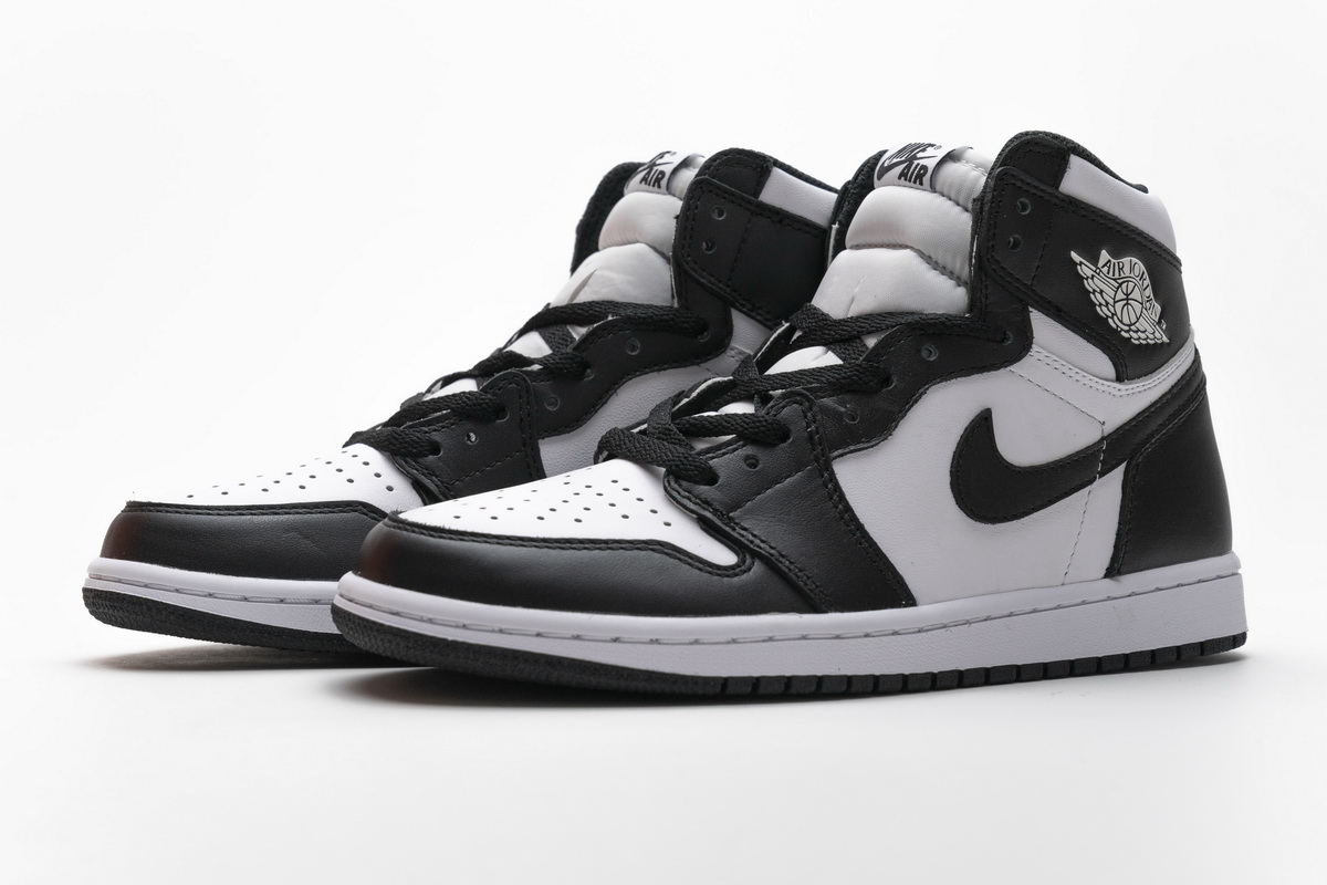 Air Jordan 1 Retro  High Black White (2014) 555088-010 - Image 5