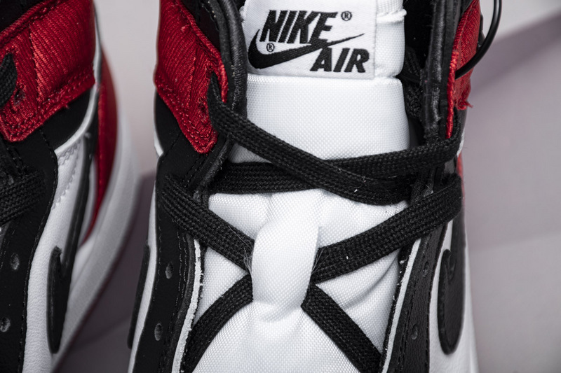 Air Jordan 1 Retro High Satin Black Toe CD0461-016 - Image 4