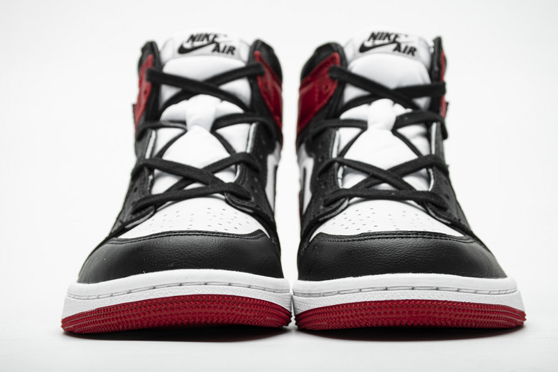 Air Jordan 1 Retro High Satin Black Toe CD0461-016 - Image 2