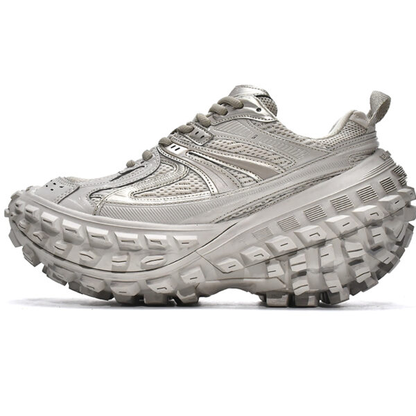 Balenciaga Defender Beige 685611 W2RA6 9700