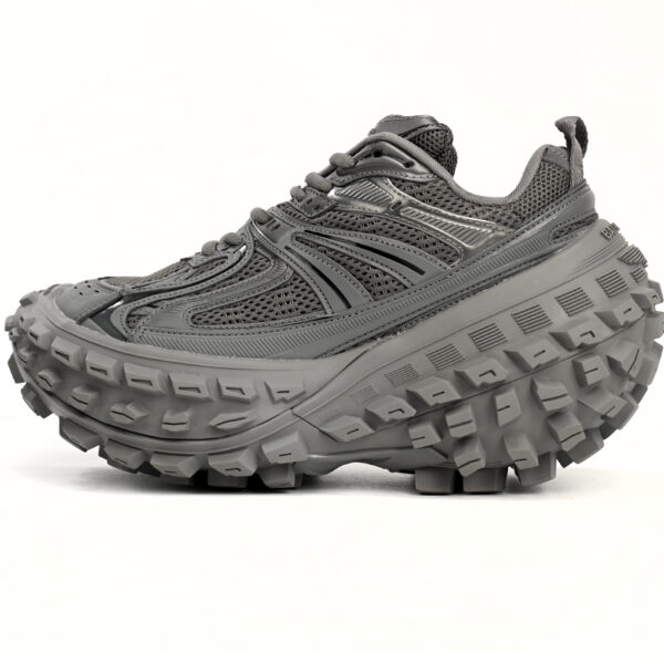 Balenciaga Defender Black Gray 685611 W2RA6 3000