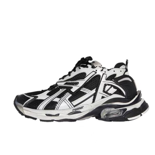 Balenciaga Runner Black White 677402W3RB29010