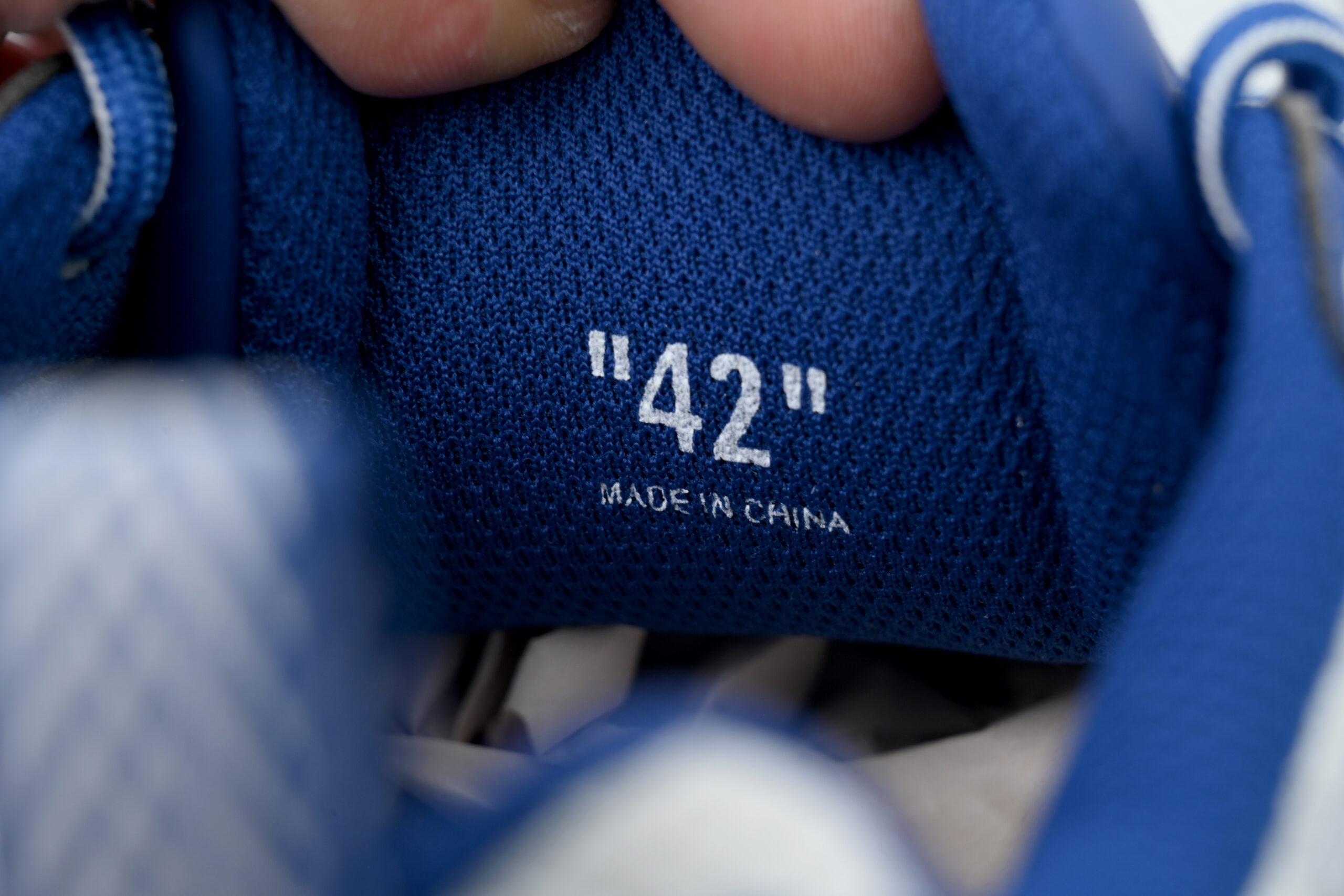 OFF-WHITE Out Of Deep Blue White  OMIA295F24 FAB00 10145 - Image 5