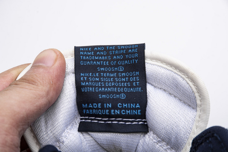 Air Jordan 1 Retro High Obsidian UNC 555088-140 - Image 10