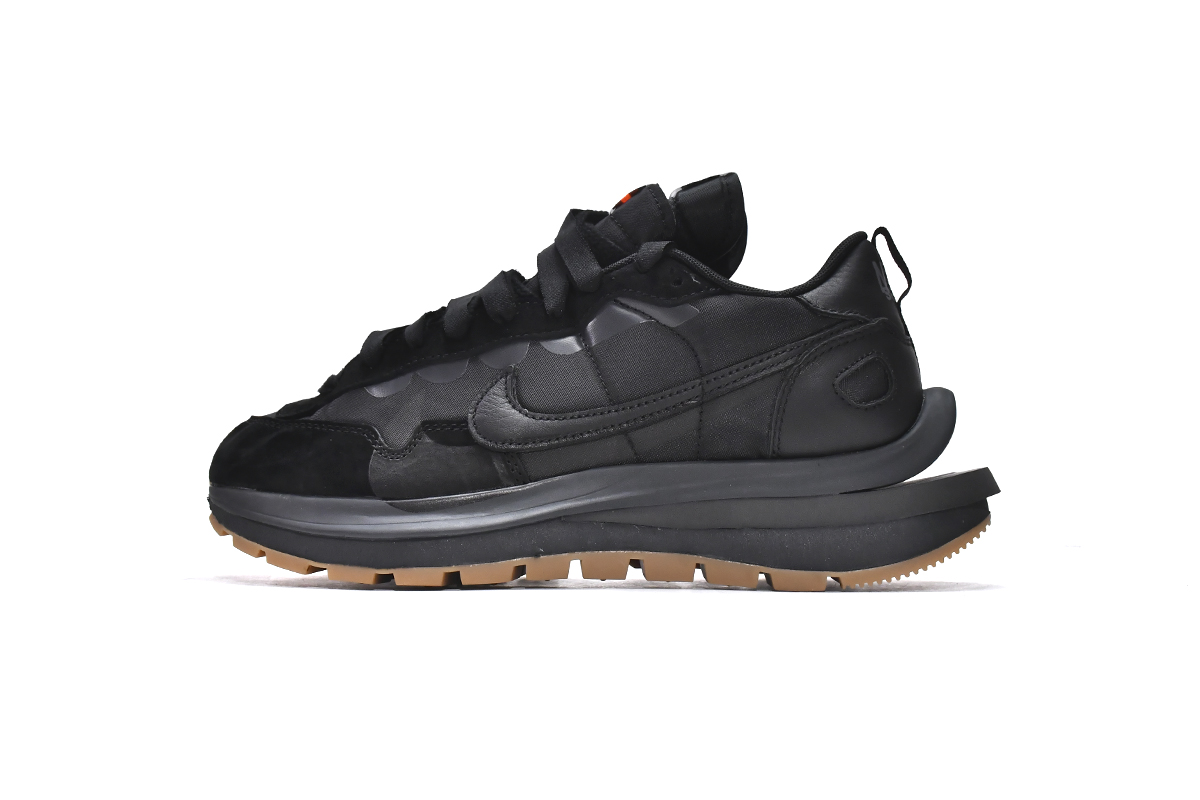 sacai_x_nike_vaporwaffle_black_and_gum_dd1875_001_17CF7511E821E Sacai x Nike Vaporfly Black and Gum DD1875-001 - Image 1