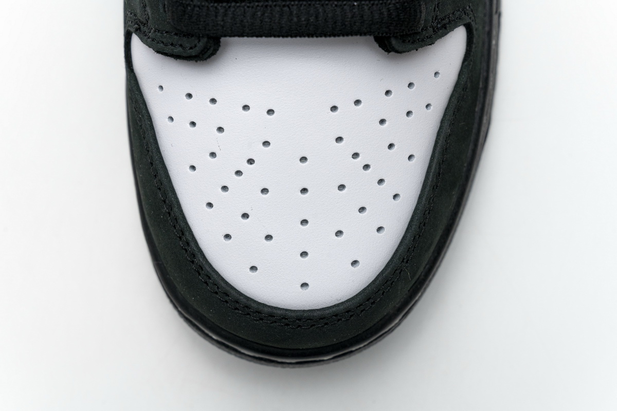 Staple x Nike SB Dunk Low “Panda Pigeon” BV1310-013 - Image 9