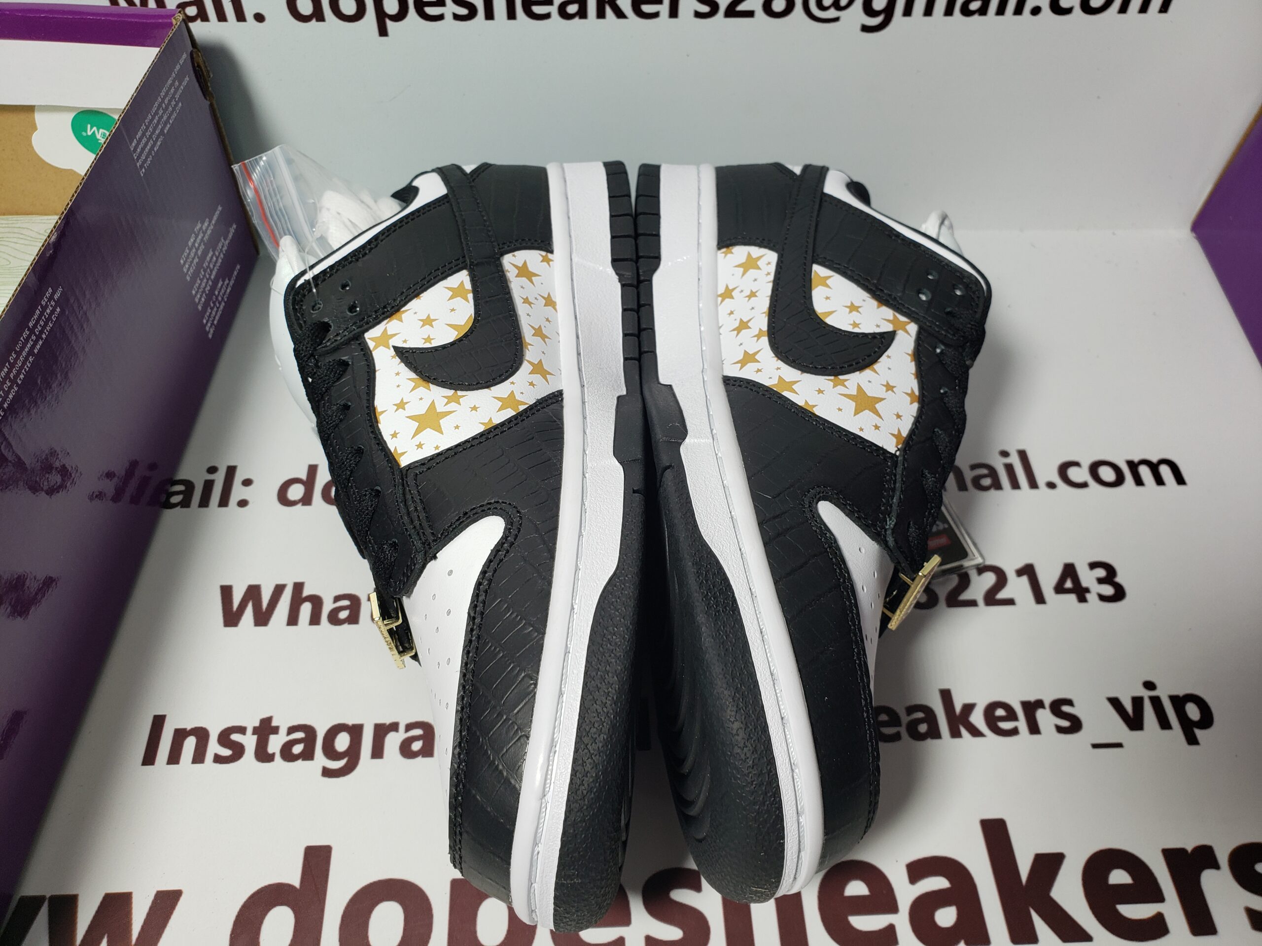 Supreme x Nike SB Dunk Low Black Stars DH3228-102 - Image 3